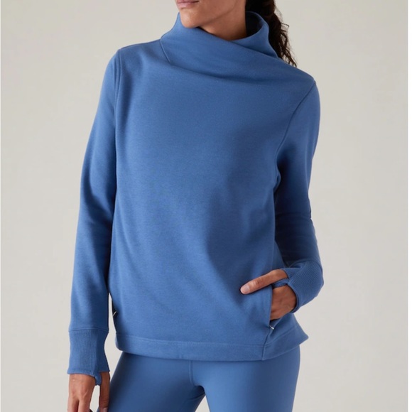 Athleta Sweaters - NWT ATHLETA SWEATSHIRT